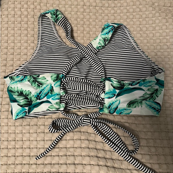 Hot Water 1X Tropical/Striped Reversible High Neck Swim Set - Picture 2 of 4